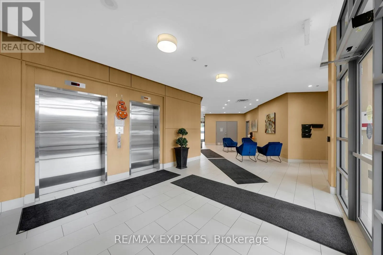 205 - 7730 KIPLING AVENUE