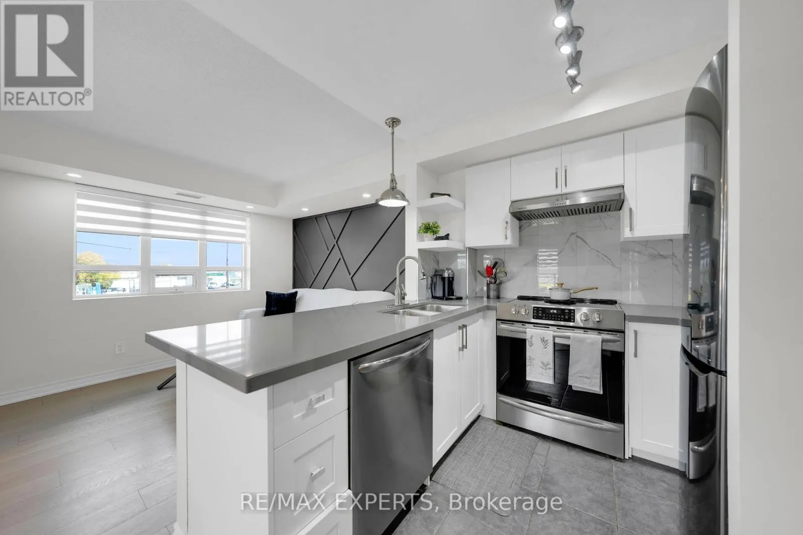 205 - 7730 KIPLING AVENUE