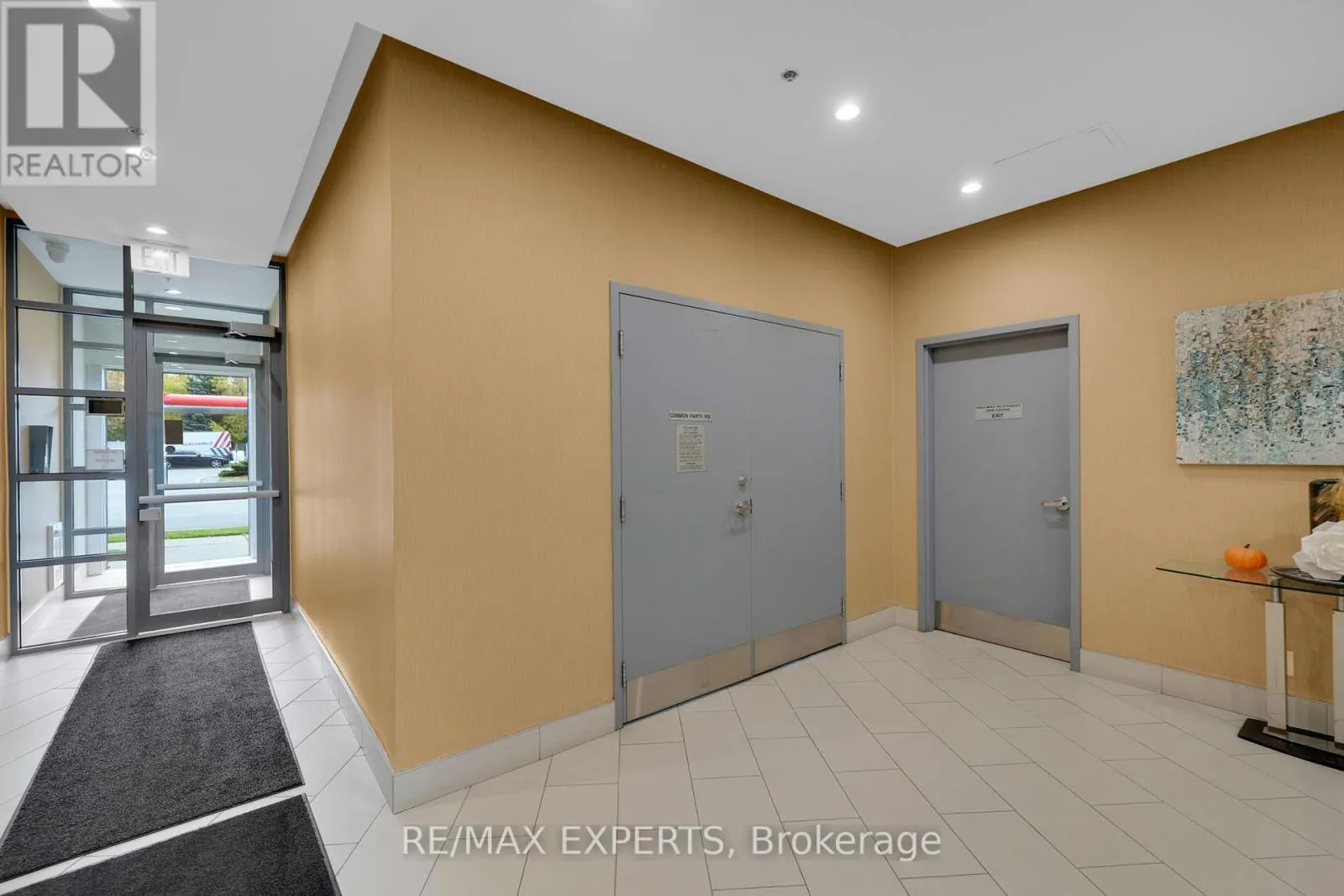 205 - 7730 KIPLING AVENUE