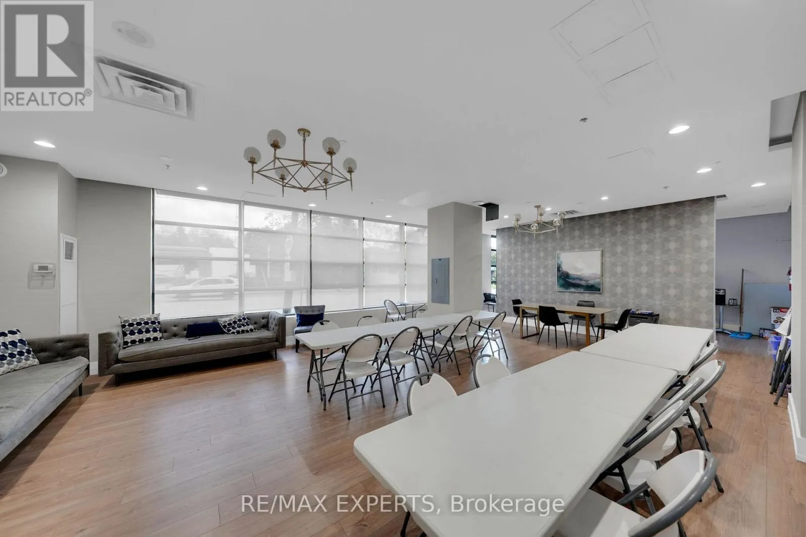 205 - 7730 KIPLING AVENUE