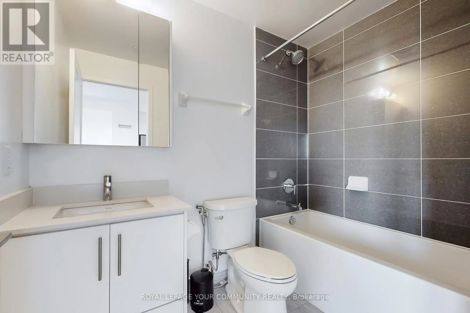 503 - 95 ONEIDA CRESCENT