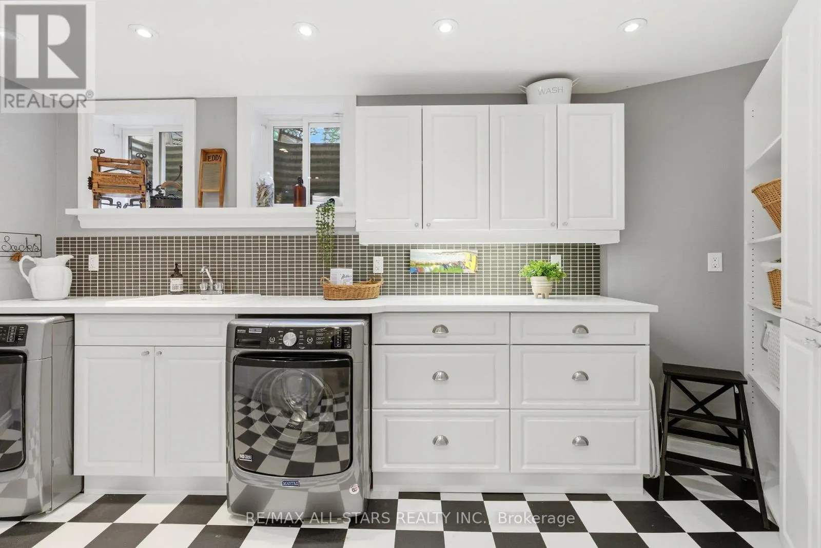 320 SCUGOG LINE 9 LINE