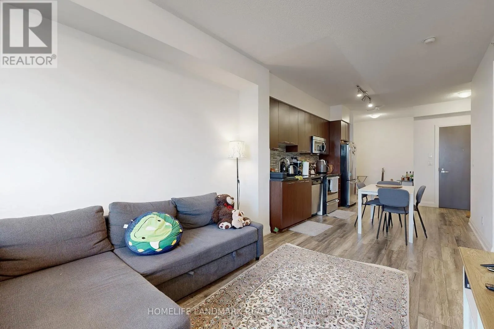 1123 - 7161 YONGE STREET