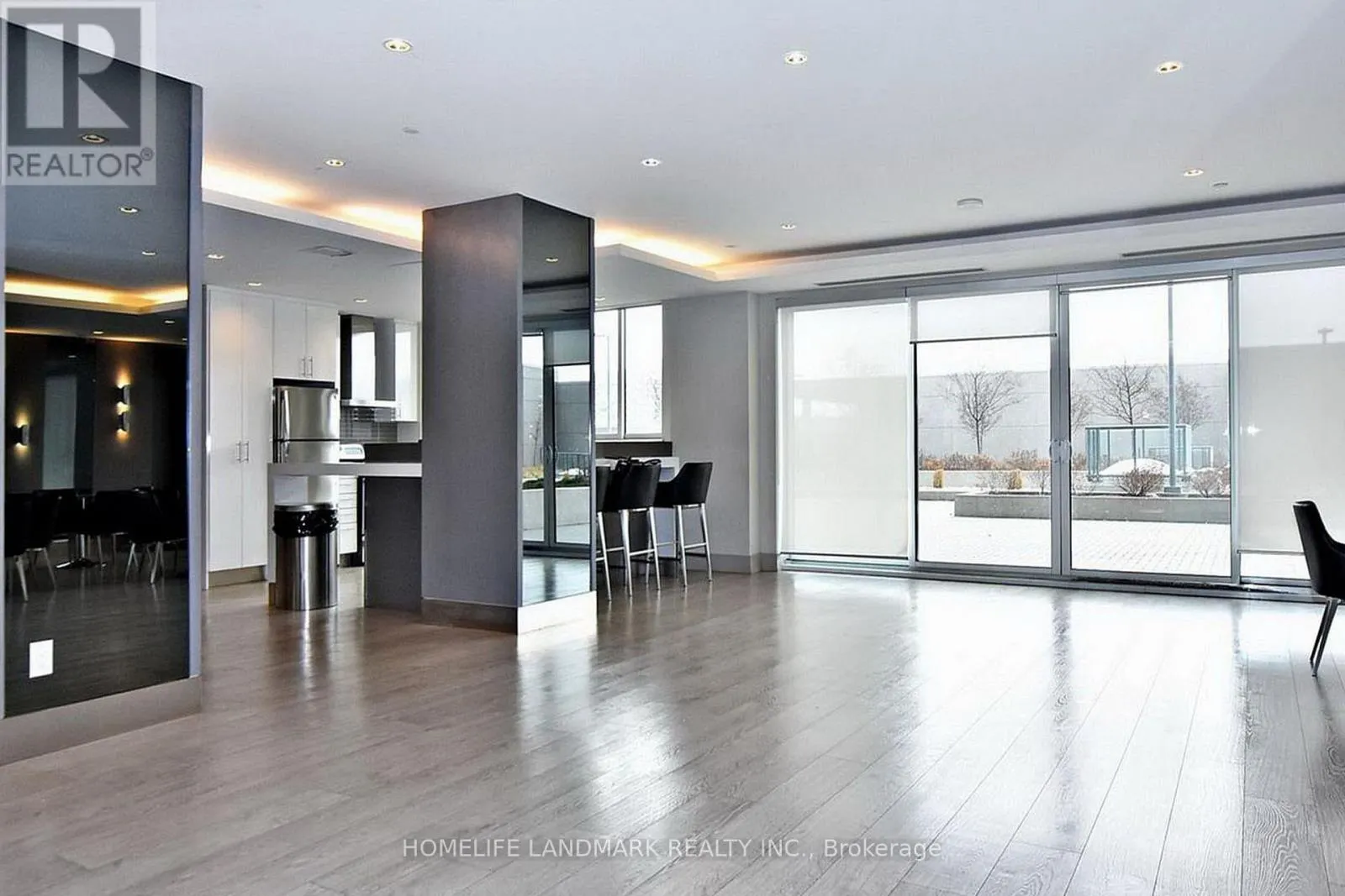 1123 - 7161 YONGE STREET