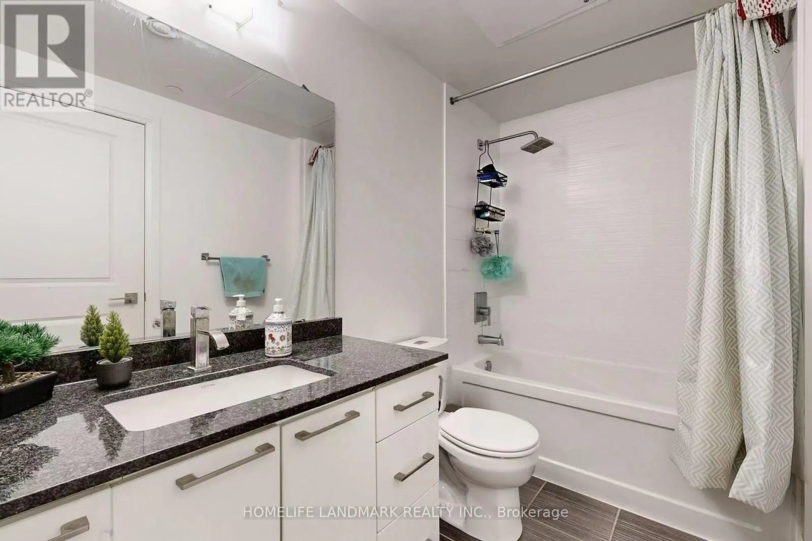 1123 - 7161 YONGE STREET