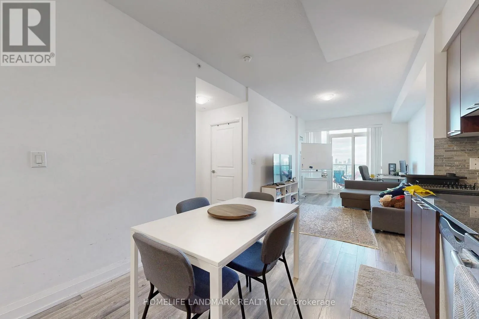 1123 - 7161 YONGE STREET