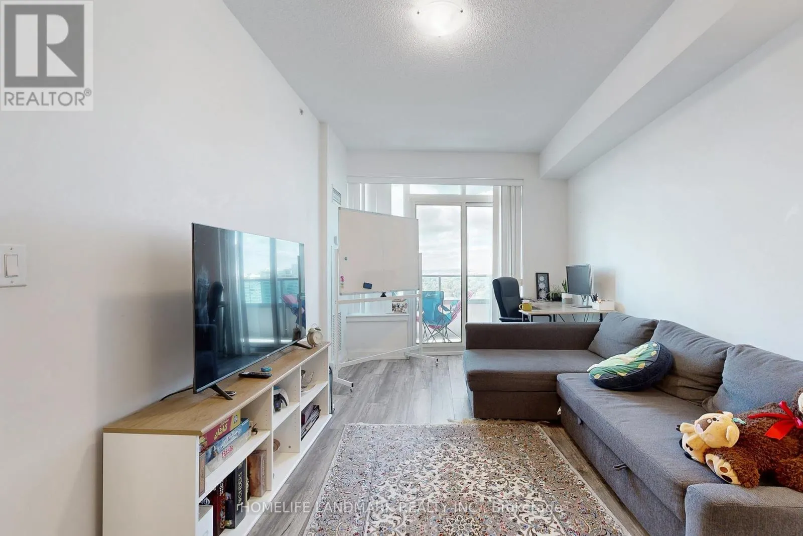 1123 - 7161 YONGE STREET