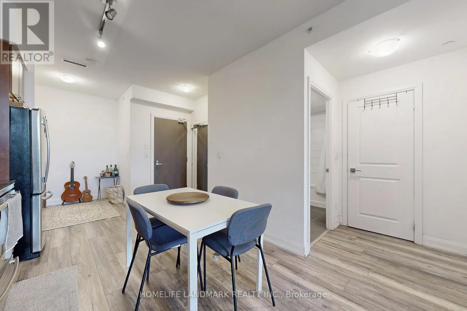 1123 - 7161 YONGE STREET