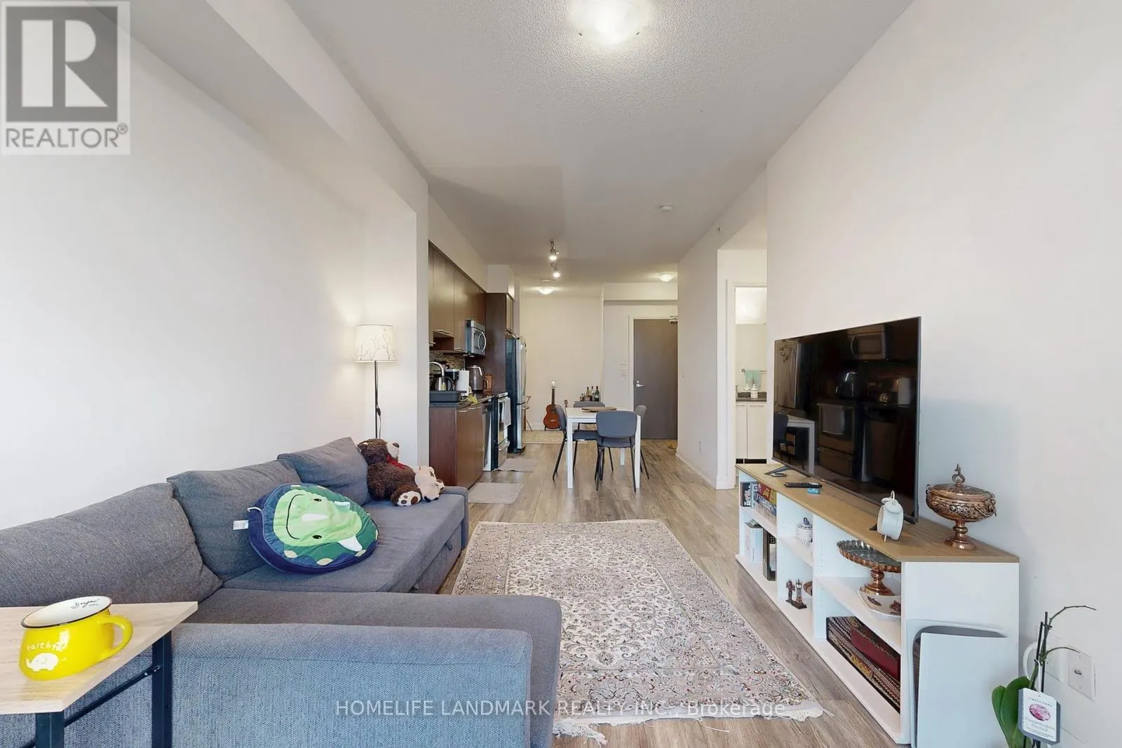 1123 - 7161 YONGE STREET