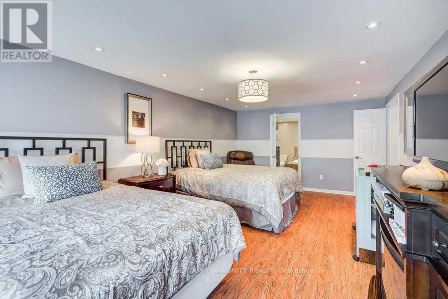 98 YORK HILL BOULEVARD