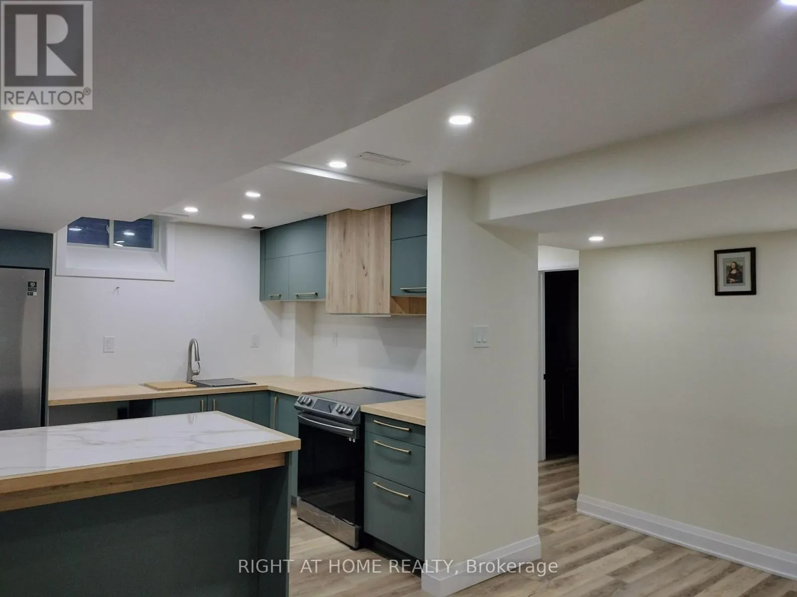 154 PETER RUPERT AVENUE W