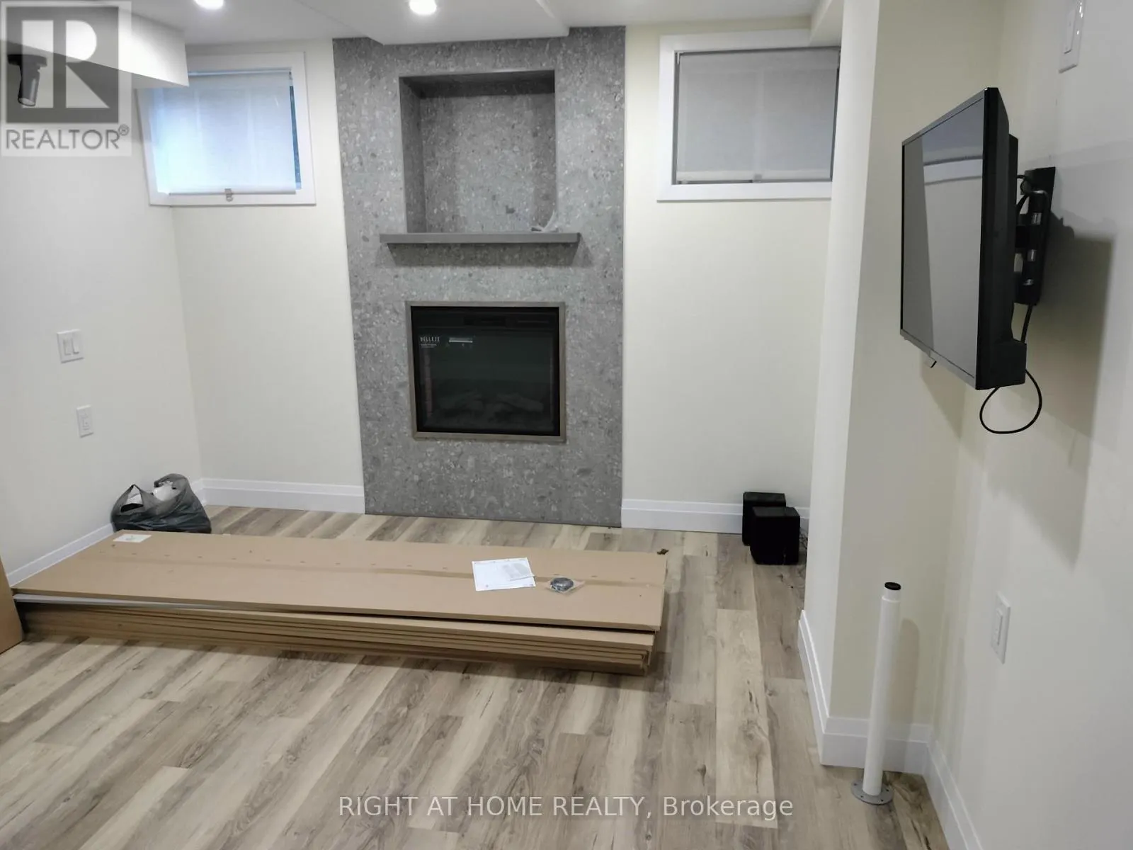 154 PETER RUPERT AVENUE W