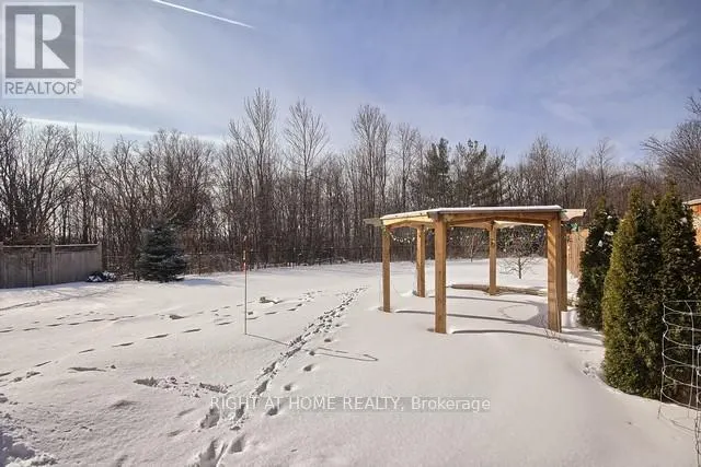 154 PETER RUPERT AVENUE W