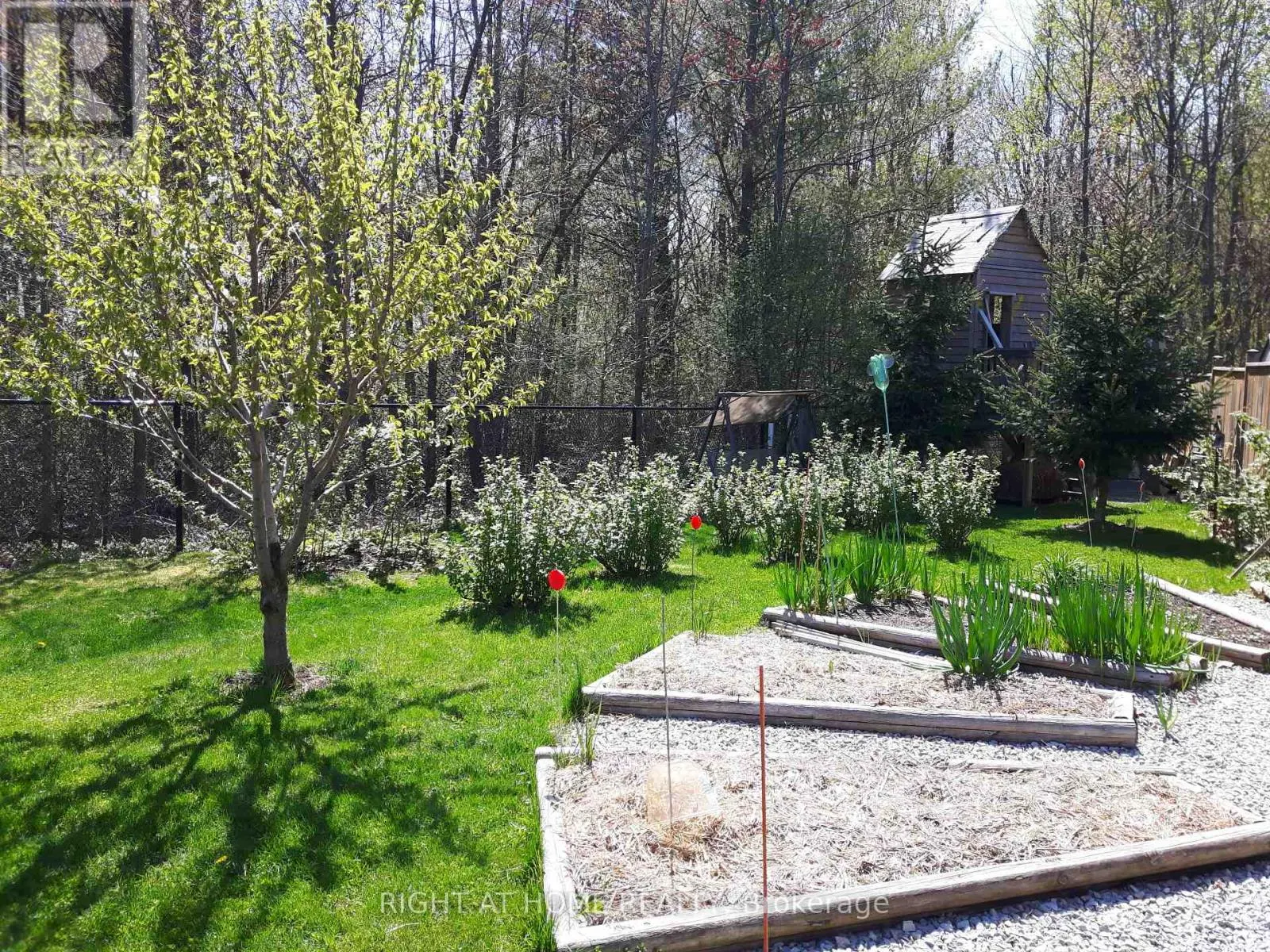 154 PETER RUPERT AVENUE W