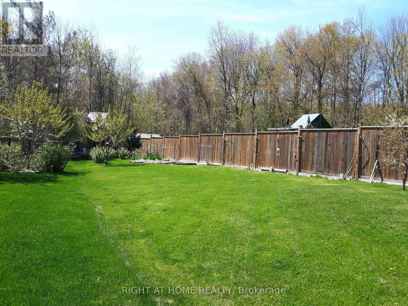 154 PETER RUPERT AVENUE W