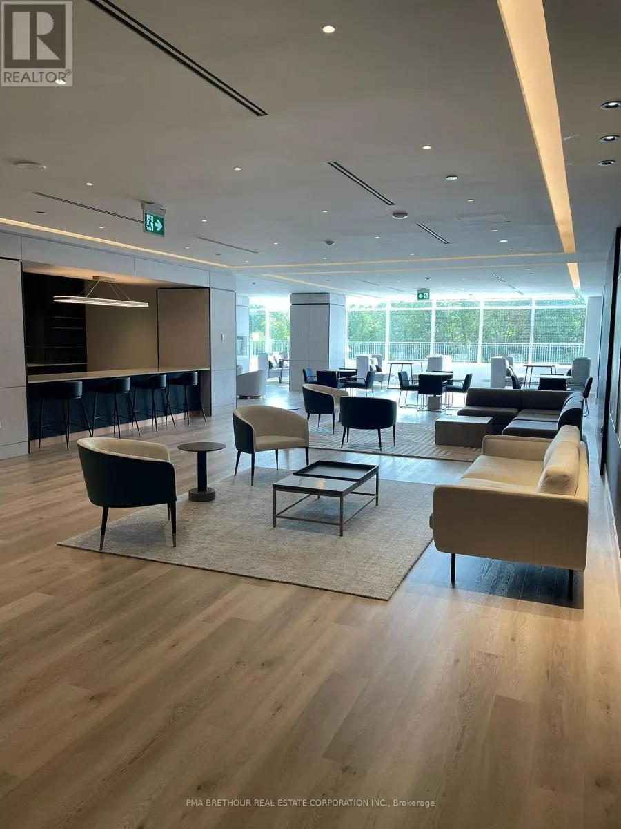 B-2909 - 50 UPPER MALL WAY