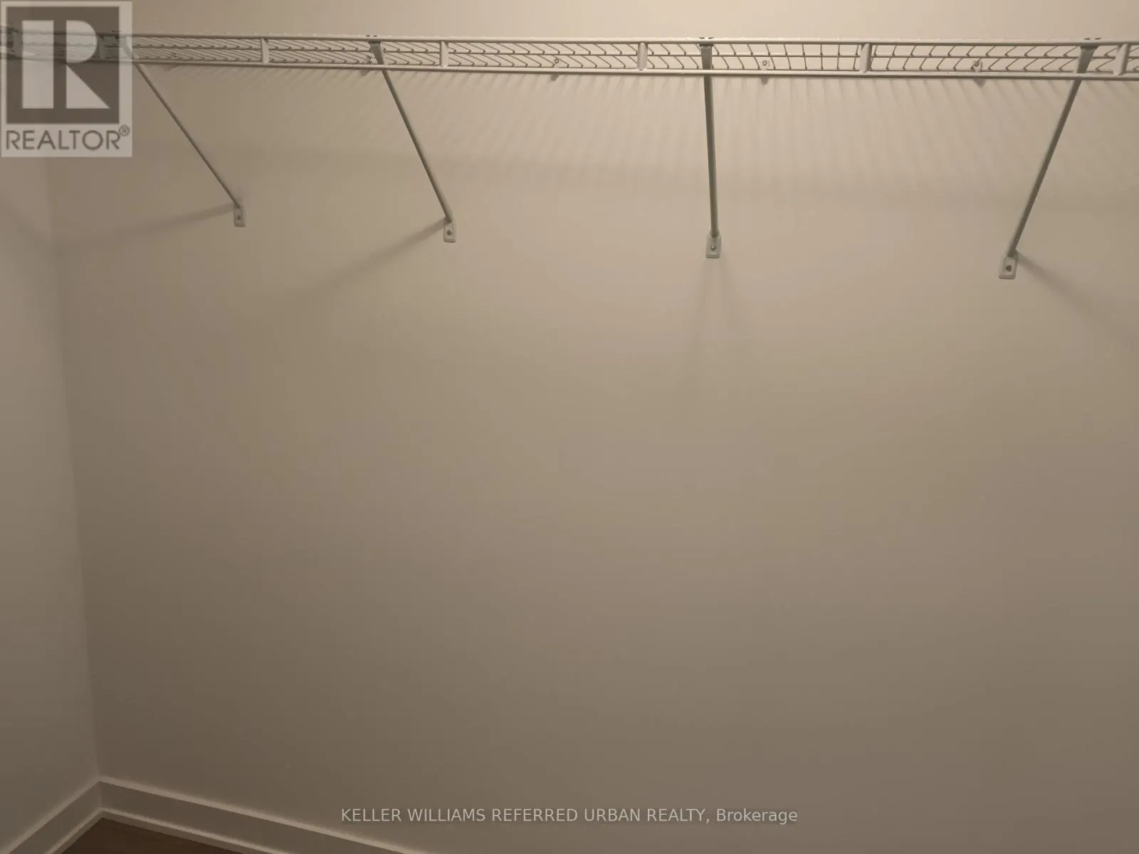 221 - 100 EAGLE ROCK WAY