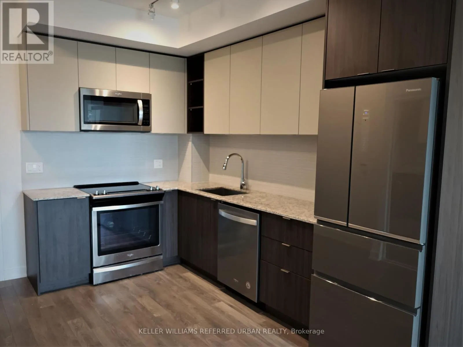 221 - 100 EAGLE ROCK WAY