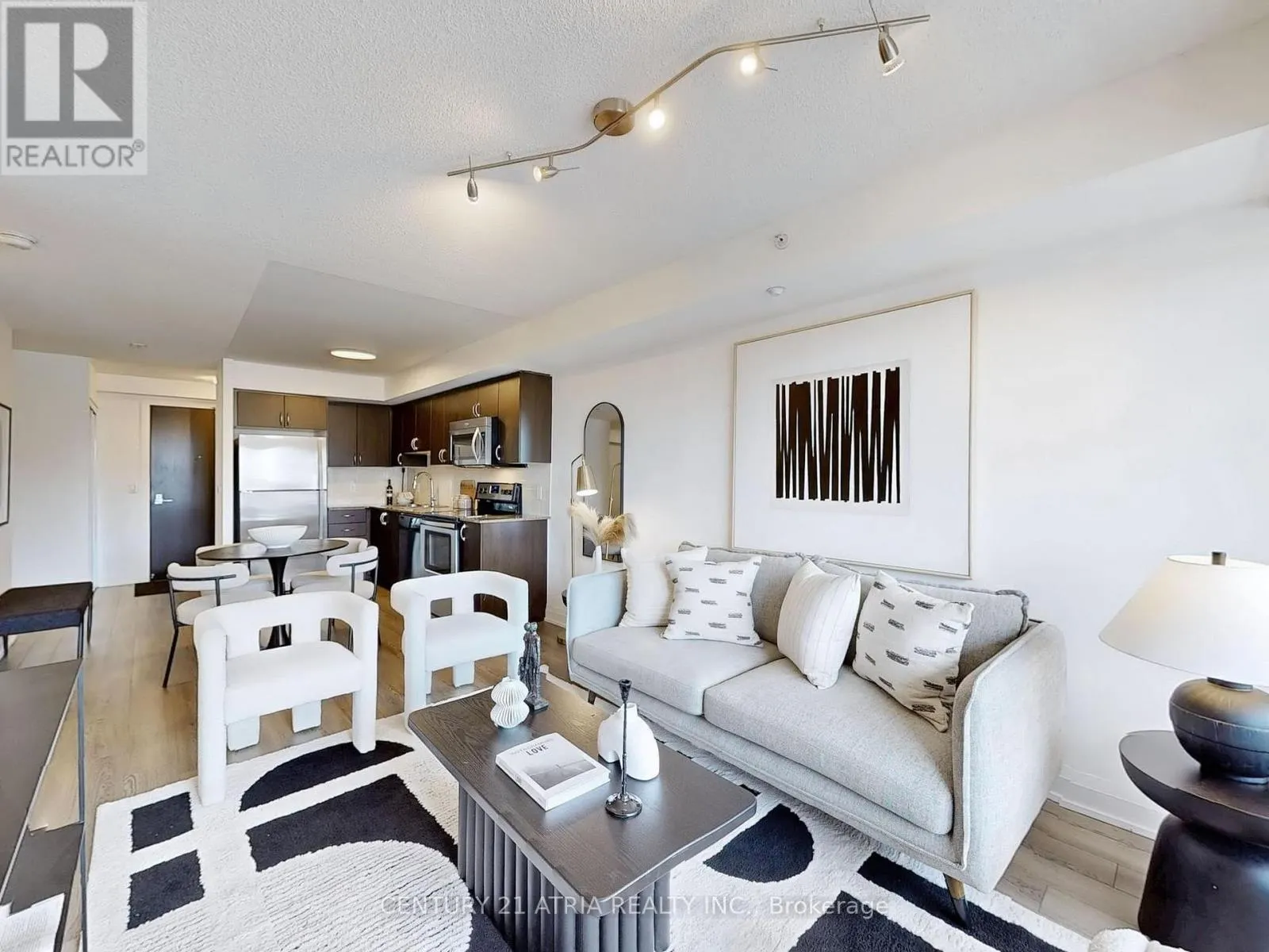 205 - 372 HIGHWAY 7 E