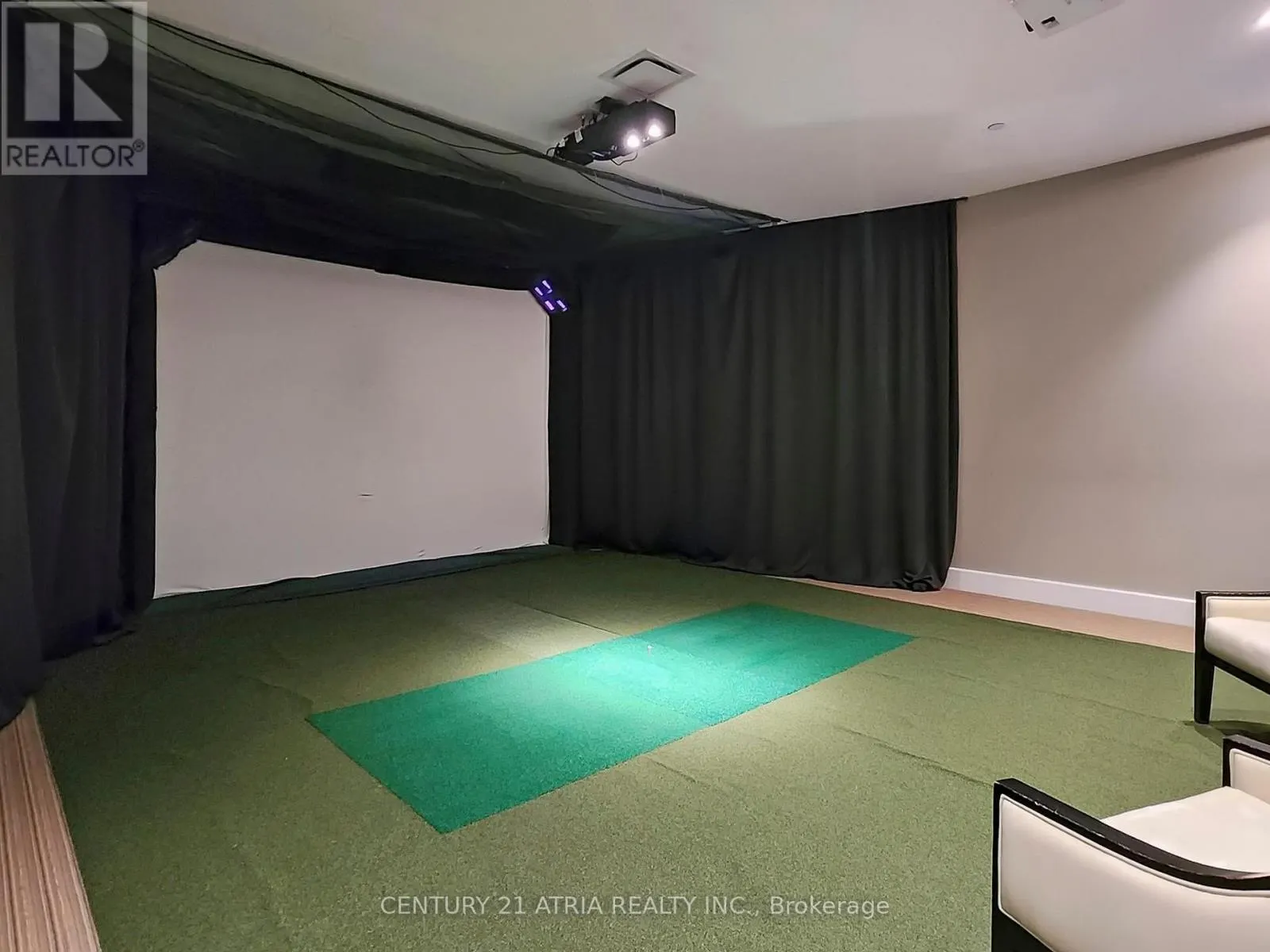 205 - 372 HIGHWAY 7 E