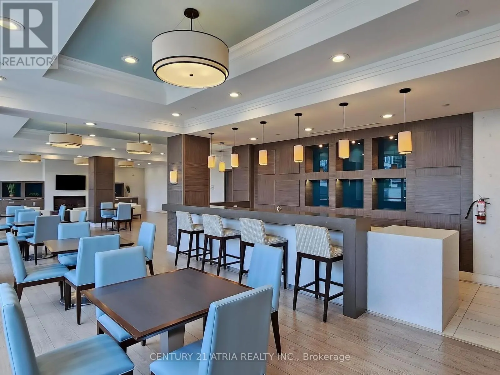 205 - 372 HIGHWAY 7 E