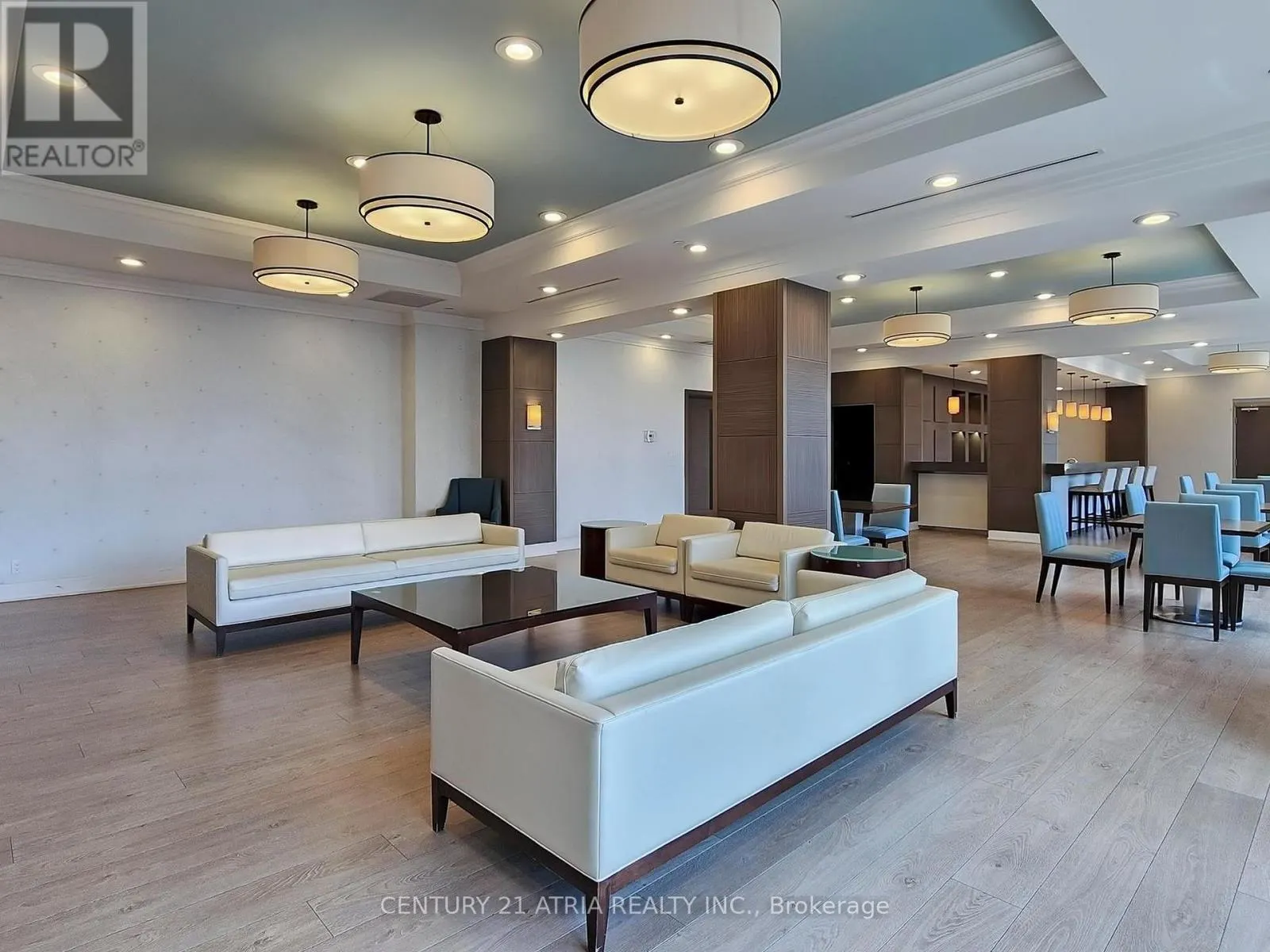 205 - 372 HIGHWAY 7 E