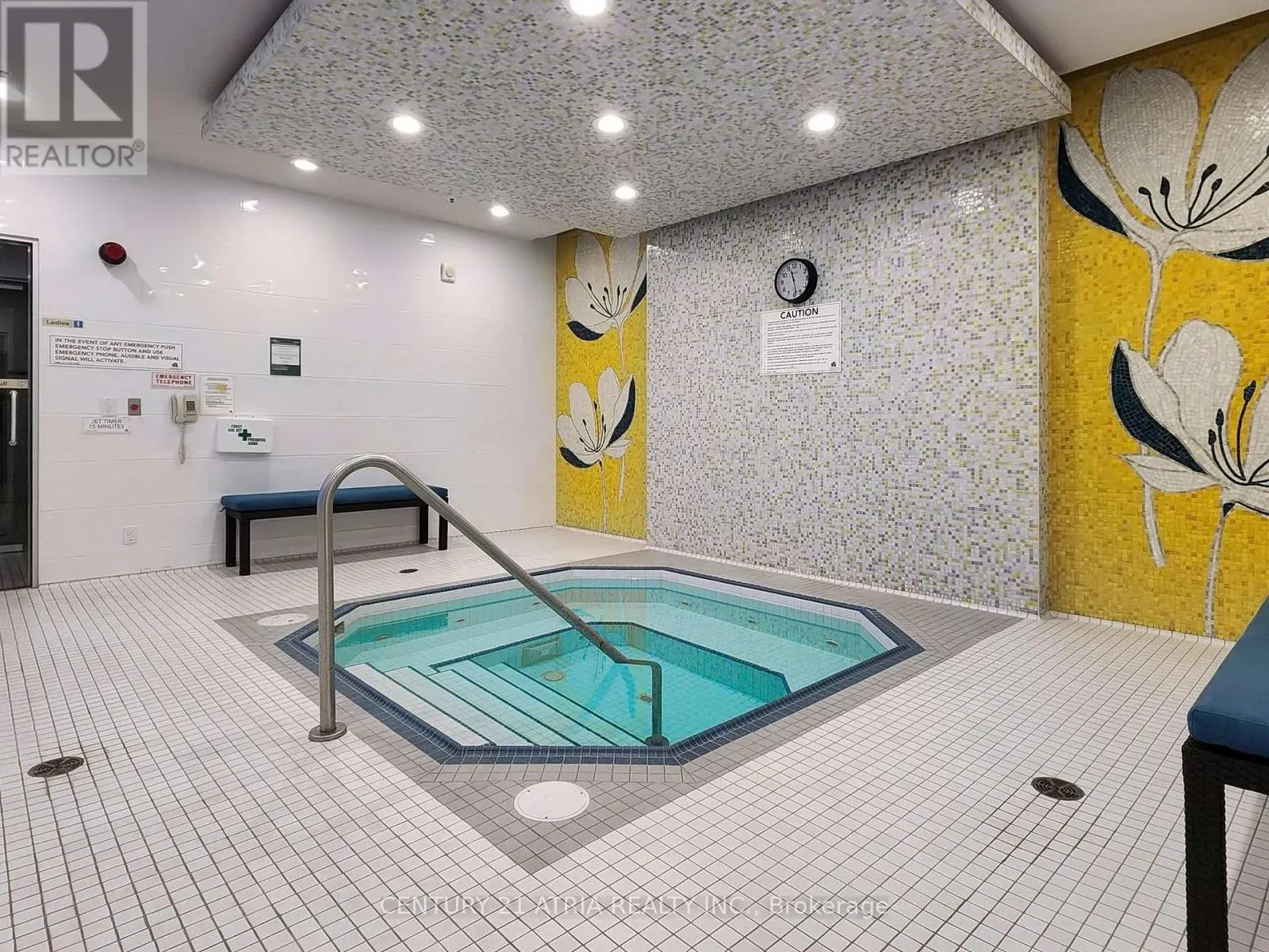 205 - 372 HIGHWAY 7 E