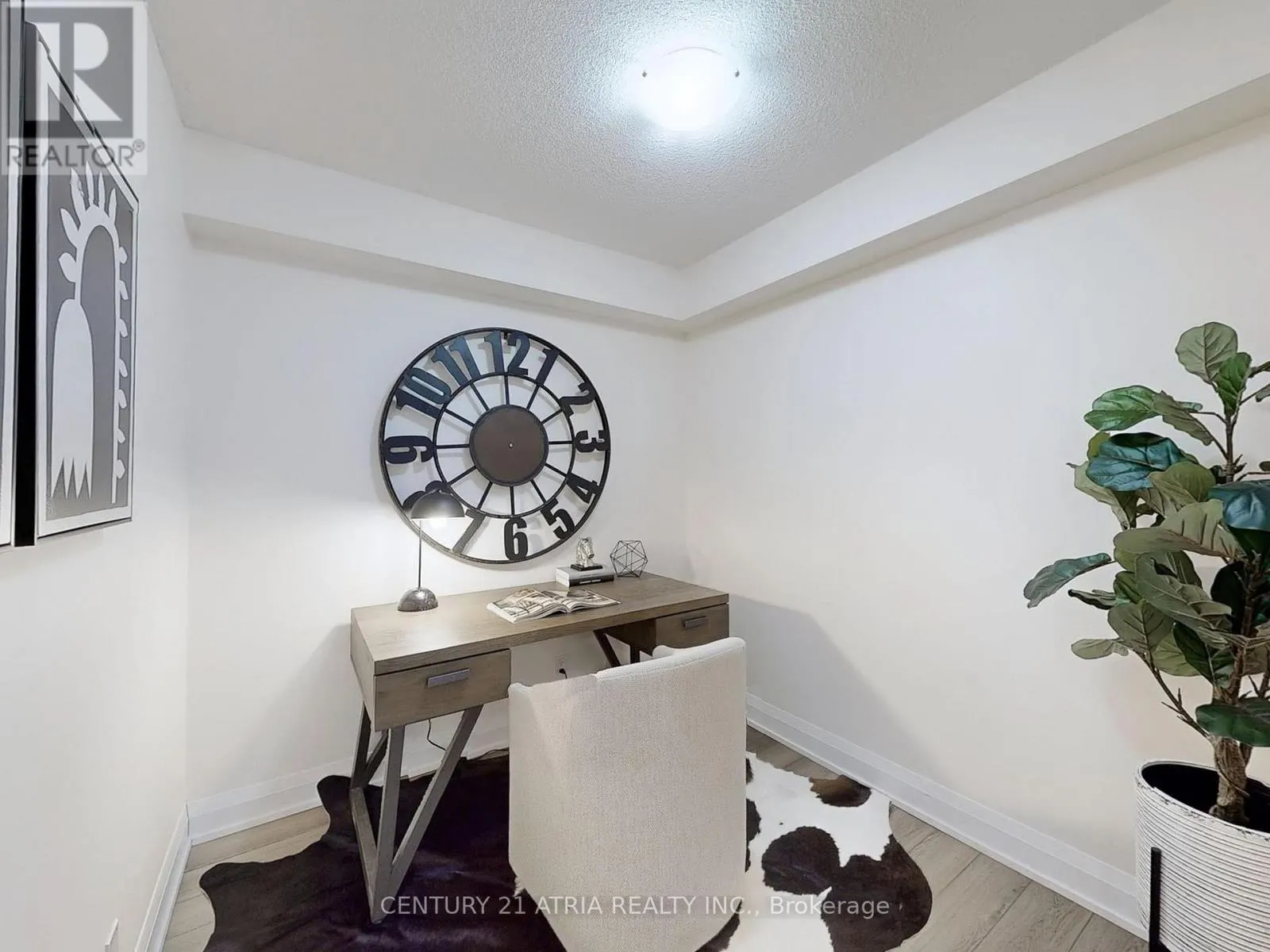 205 - 372 HIGHWAY 7 E