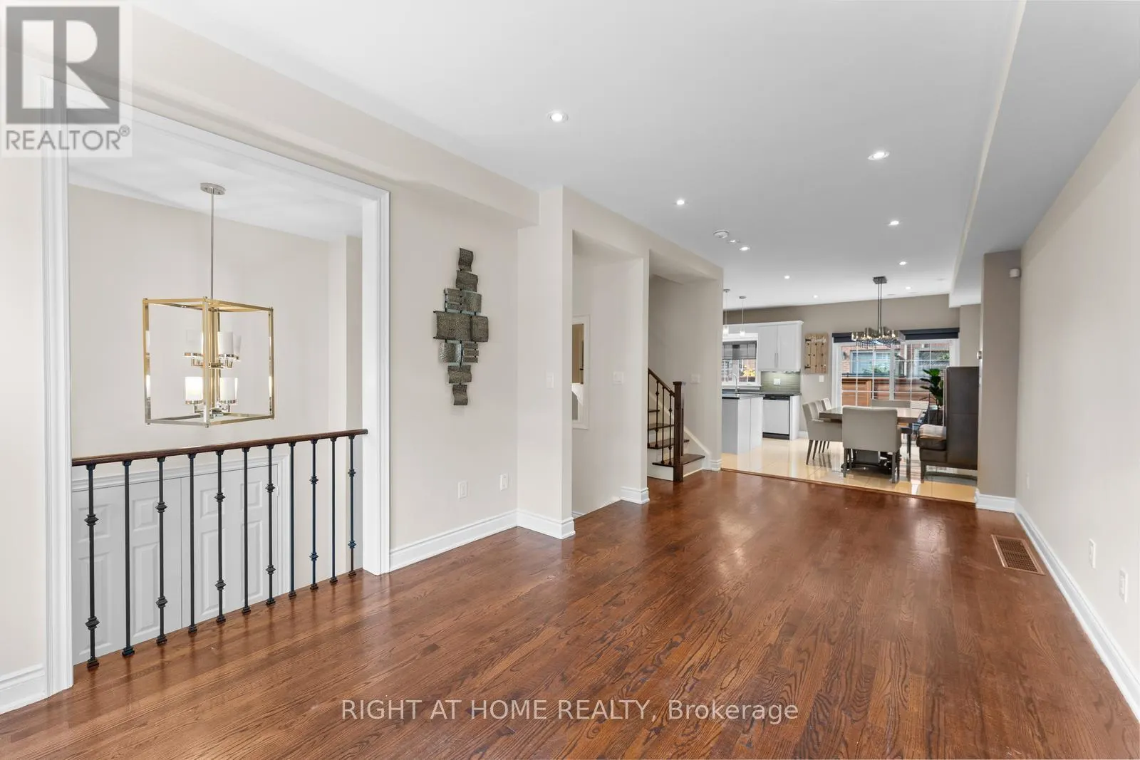 18 ISAAC DEVINS AVENUE