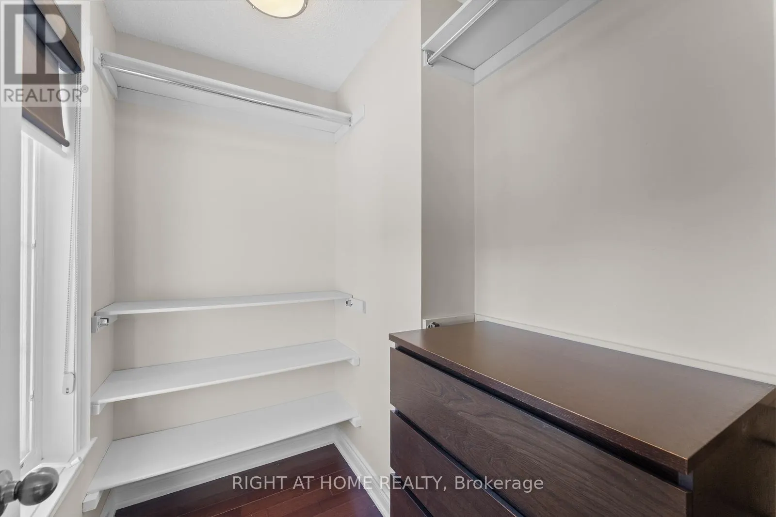 18 ISAAC DEVINS AVENUE