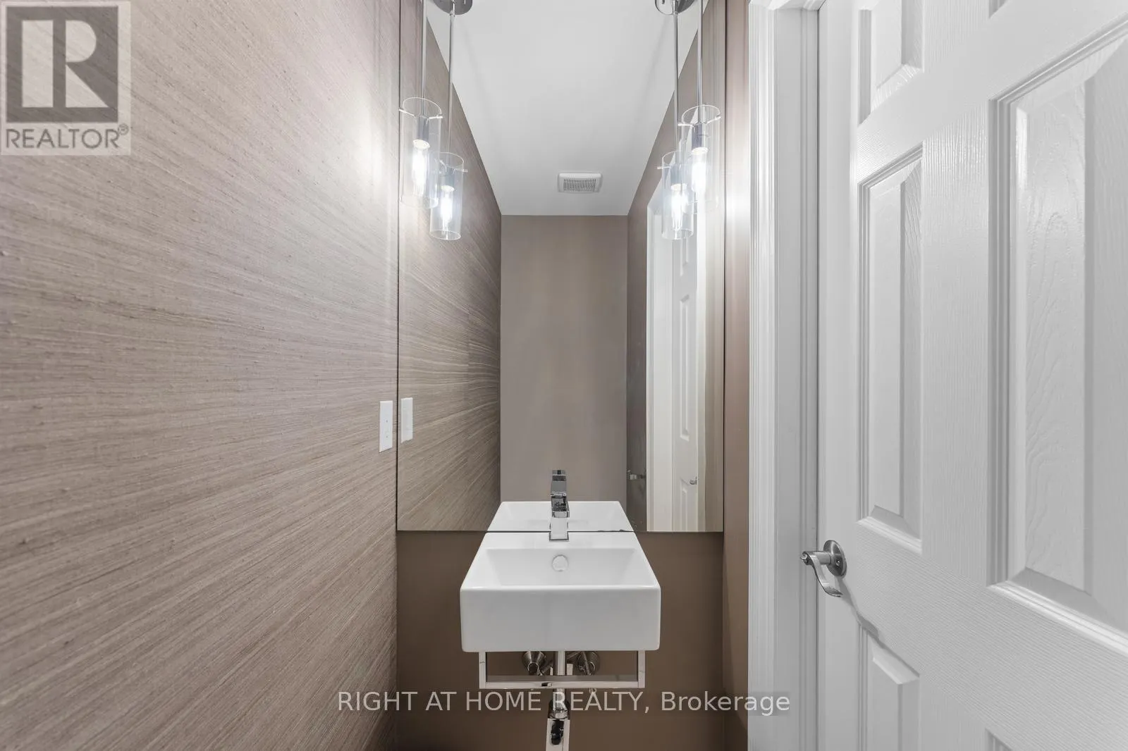 18 ISAAC DEVINS AVENUE