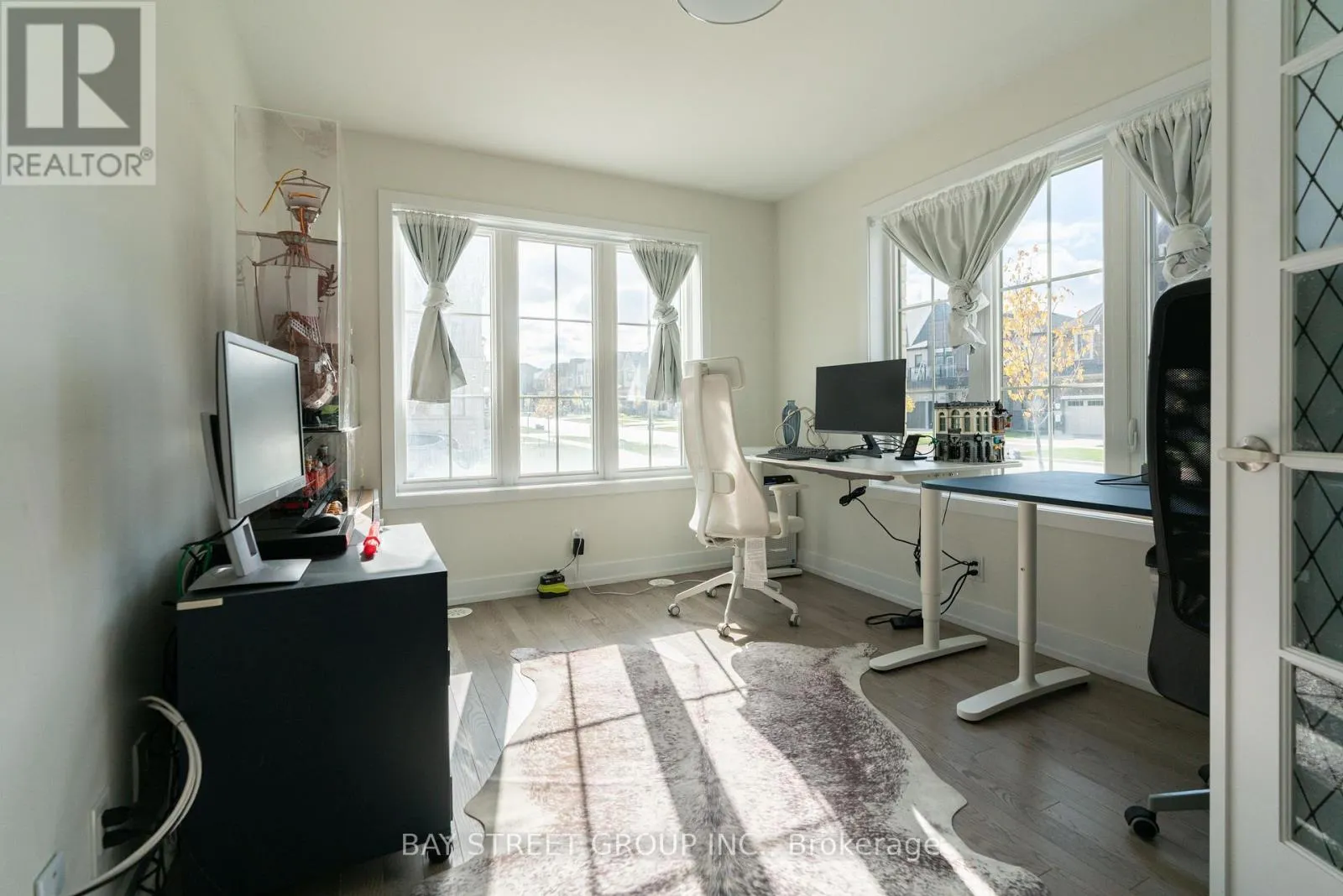 2 WILLIAM SHEARN CRESCENT