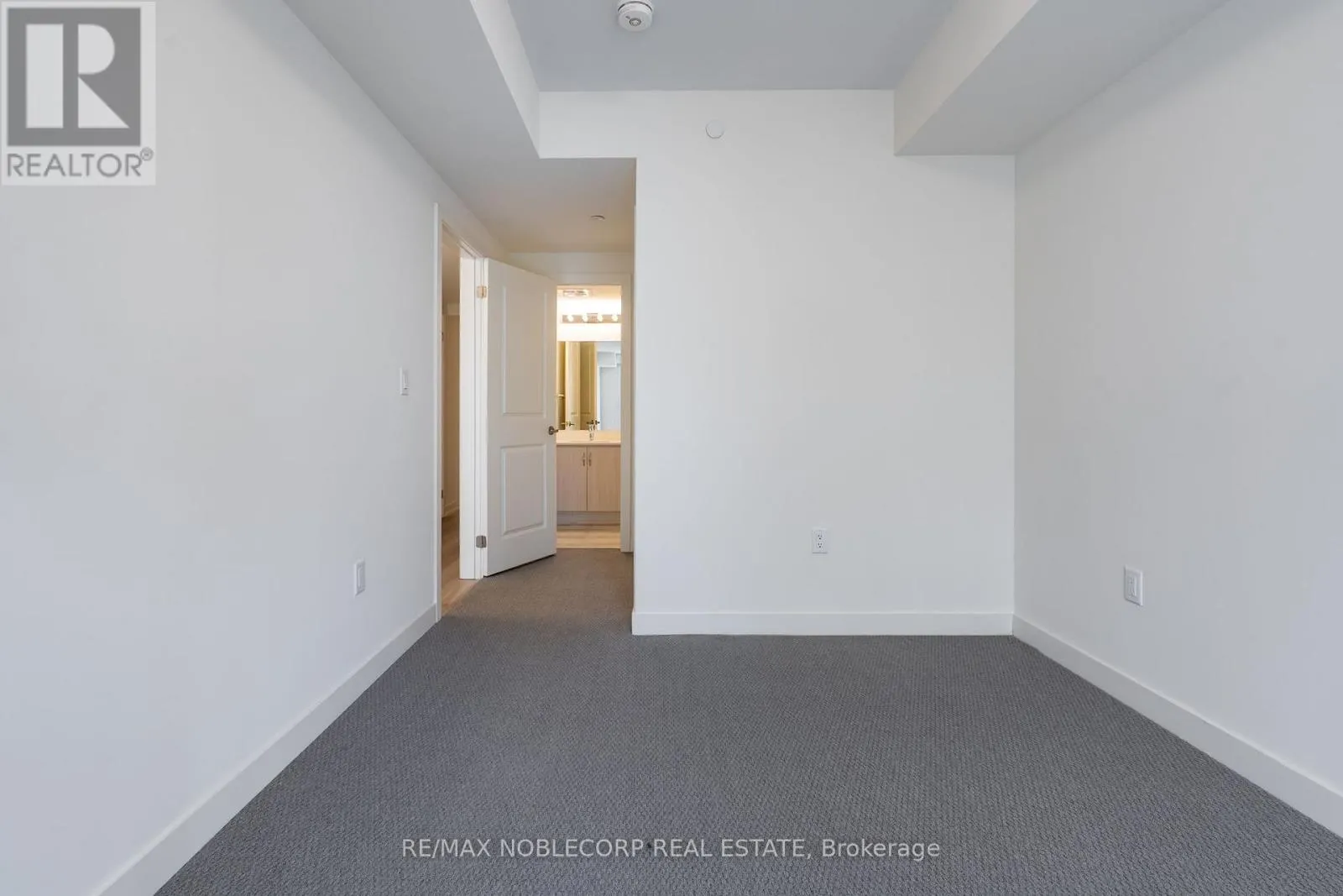 2205 - 58 ELIZABETH STREET E