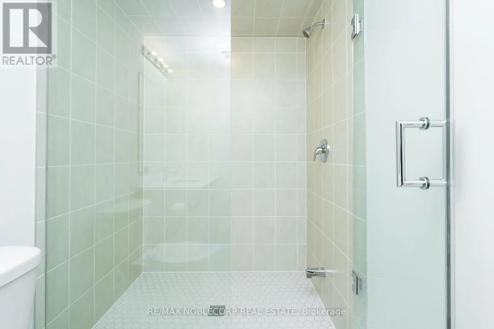 2205 - 58 ELIZABETH STREET E