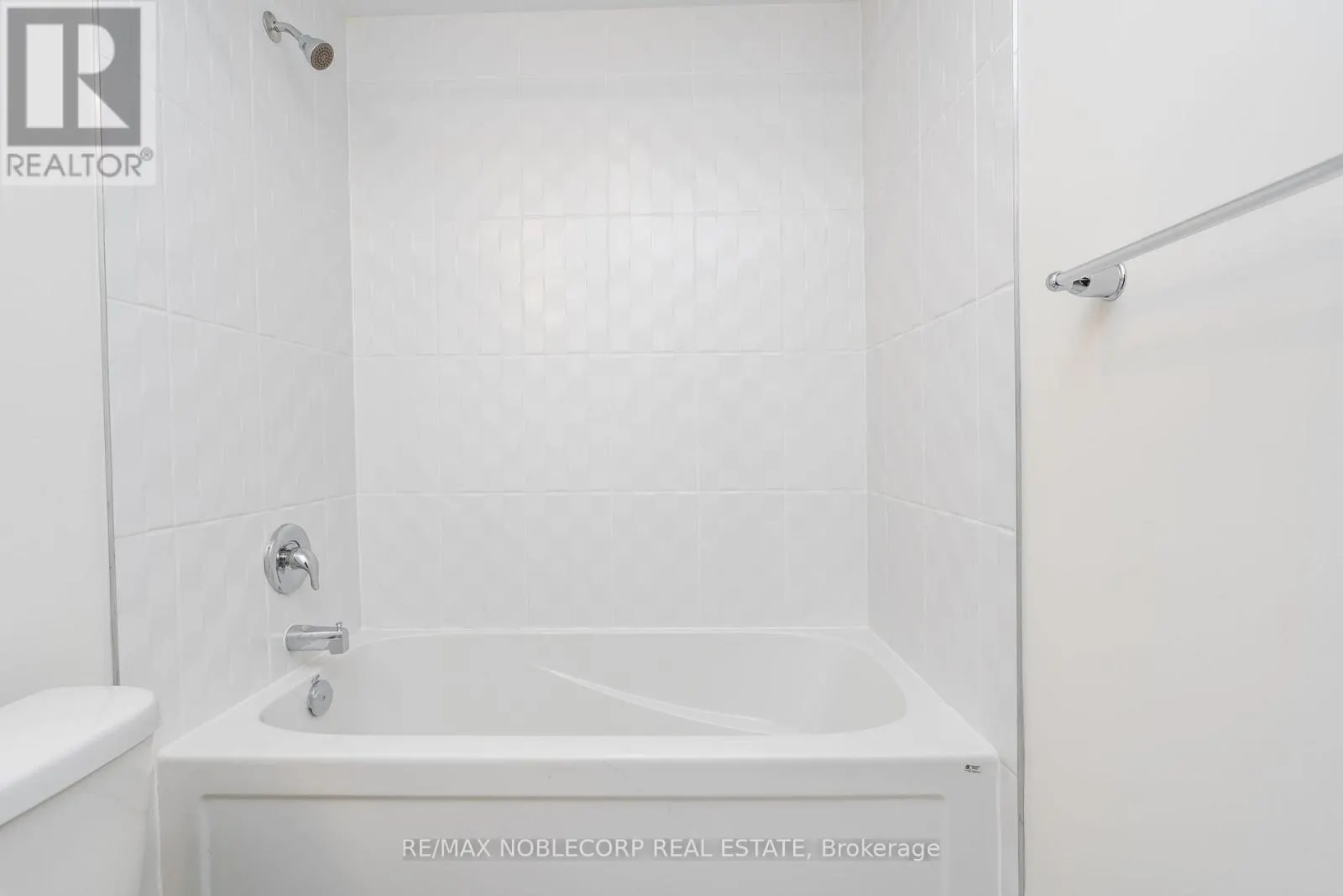 2205 - 58 ELIZABETH STREET E