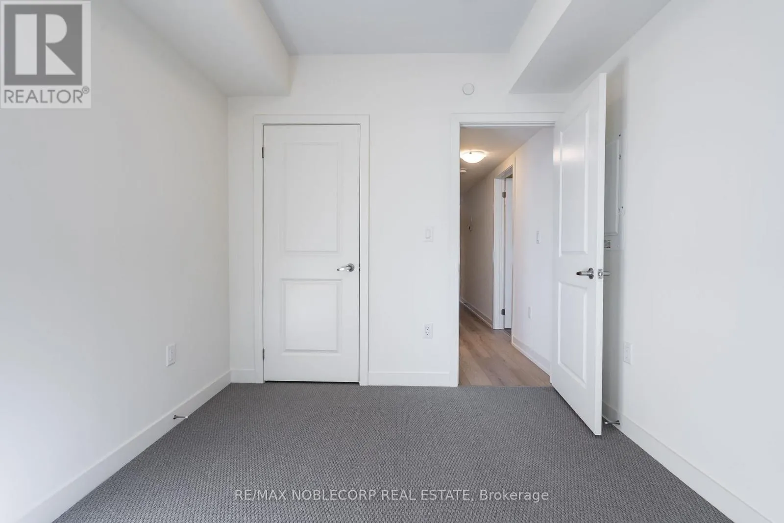 2205 - 58 ELIZABETH STREET E