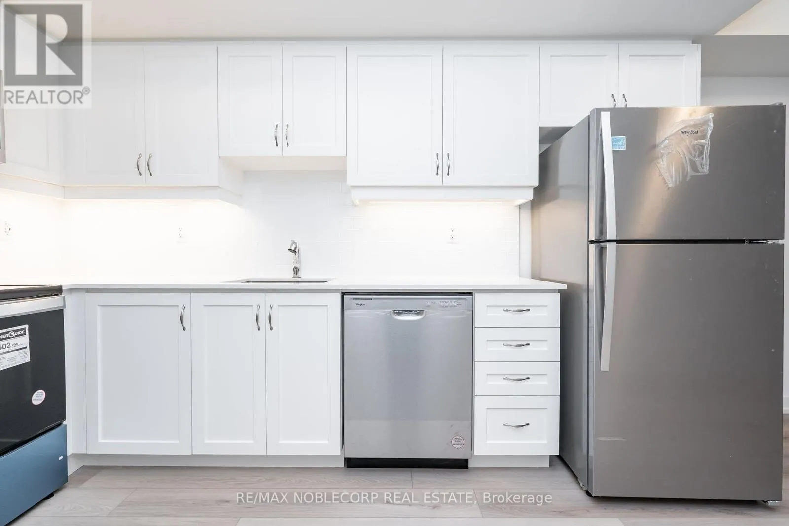 2205 - 58 ELIZABETH STREET E