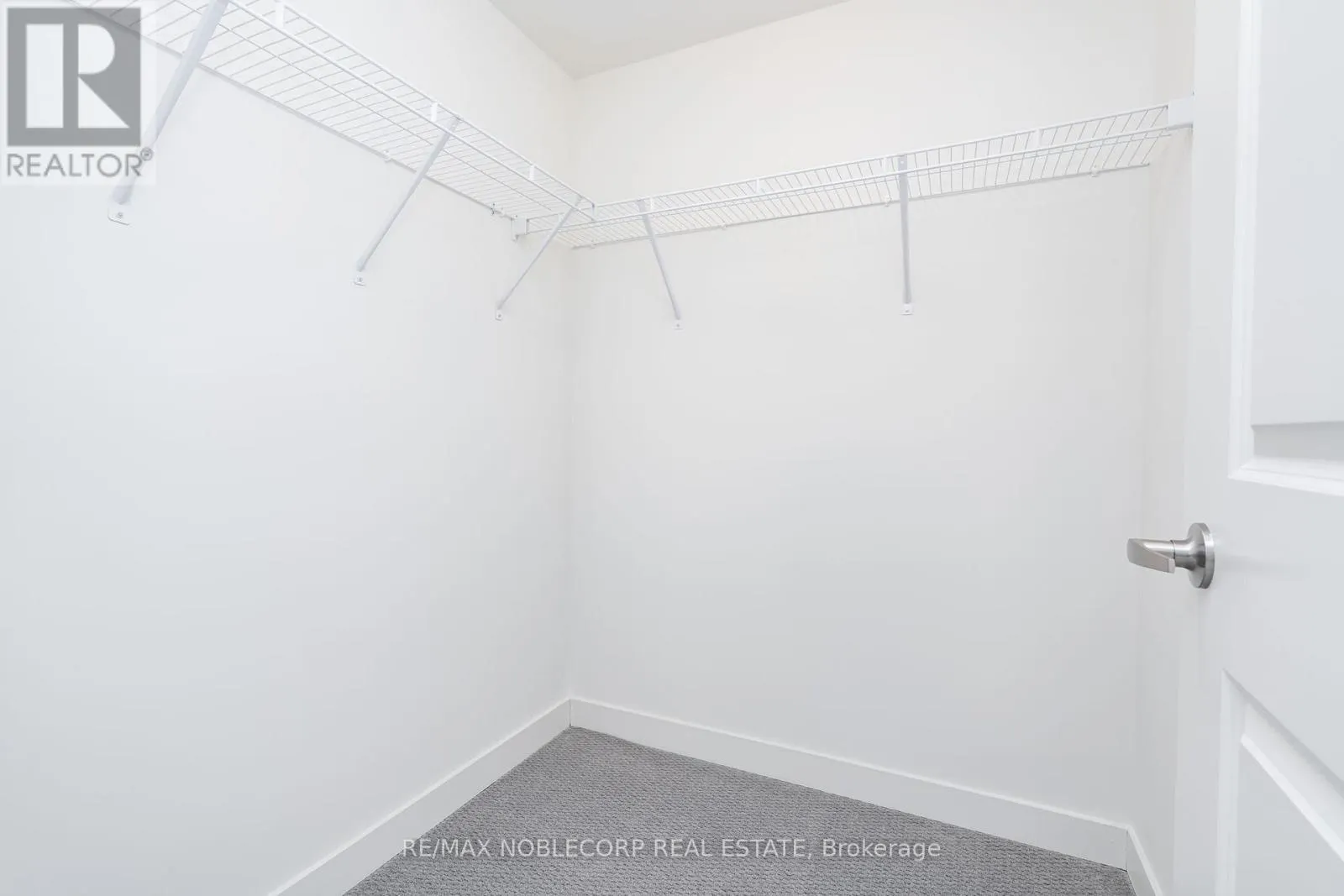 2205 - 58 ELIZABETH STREET E