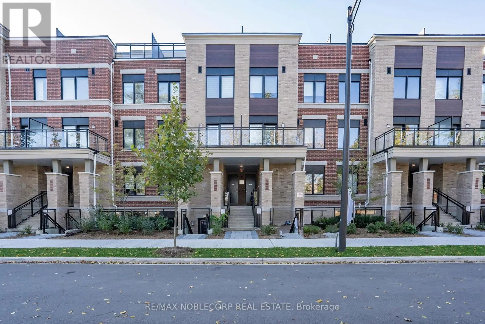 2205 - 58 ELIZABETH STREET E