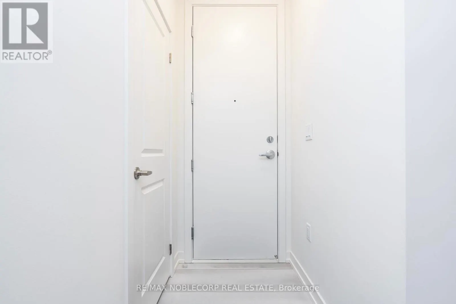 2205 - 58 ELIZABETH STREET E