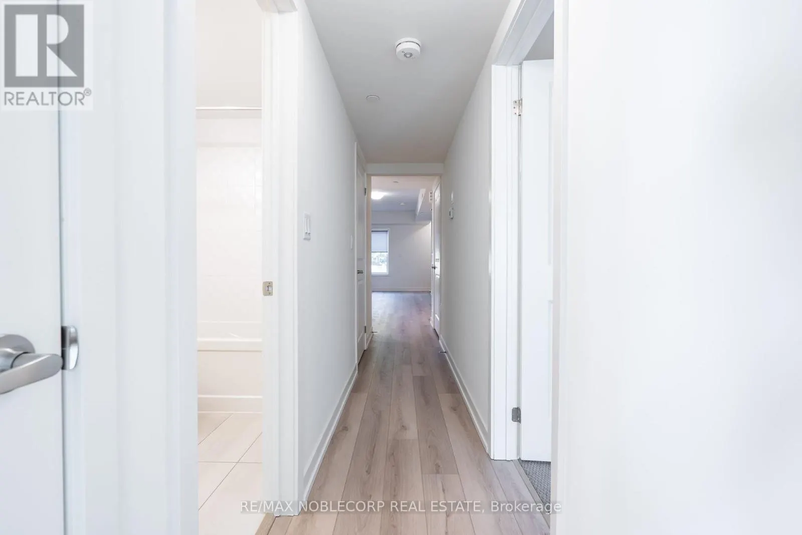 2205 - 58 ELIZABETH STREET E