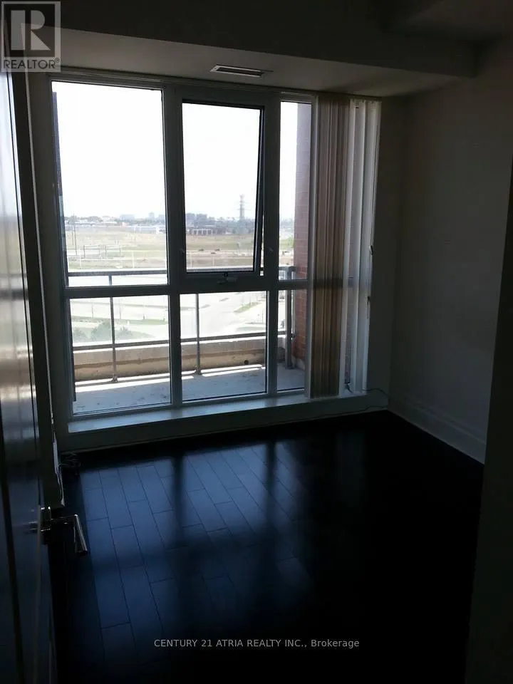 904 - 1 UPPER DUKE CRESCENT