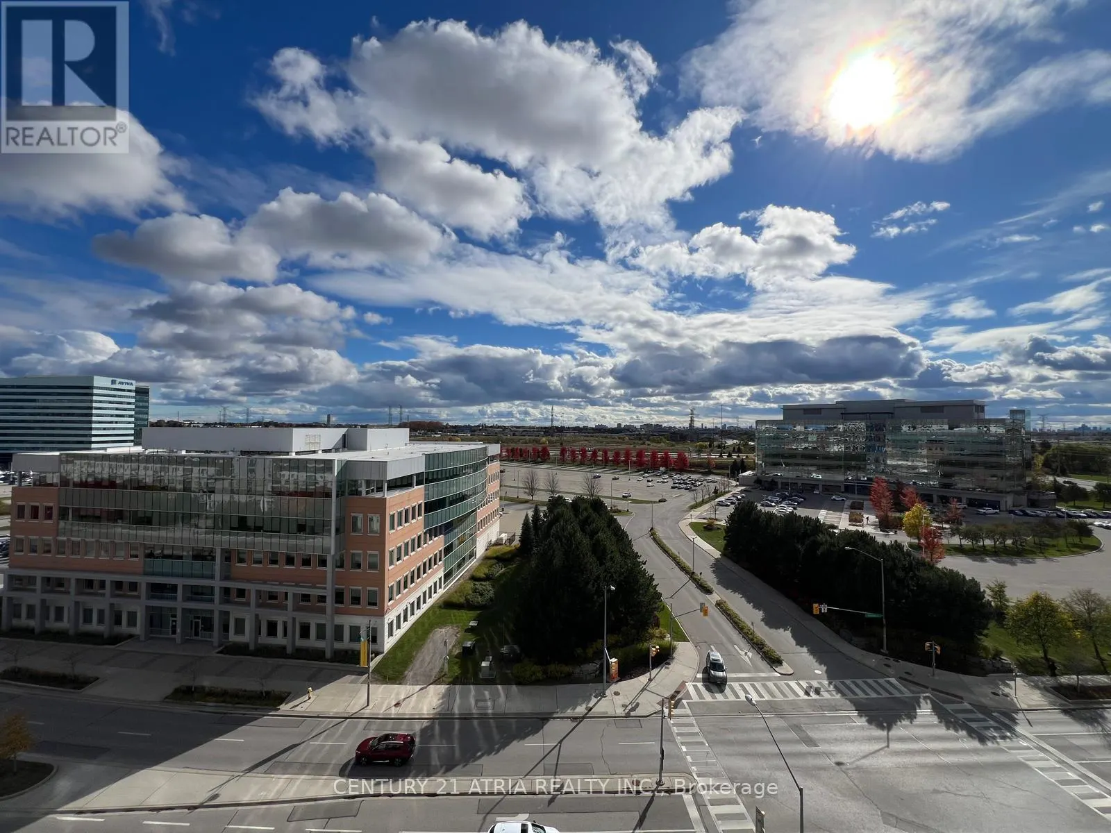 904 - 1 UPPER DUKE CRESCENT