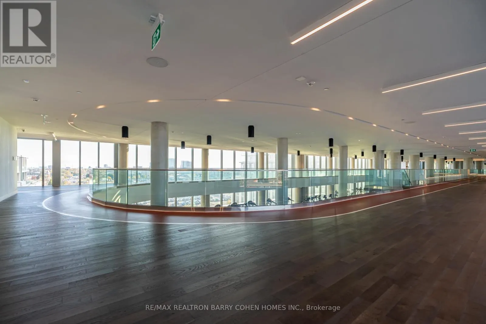 4015 - 1000 PORTAGE PARKWAY