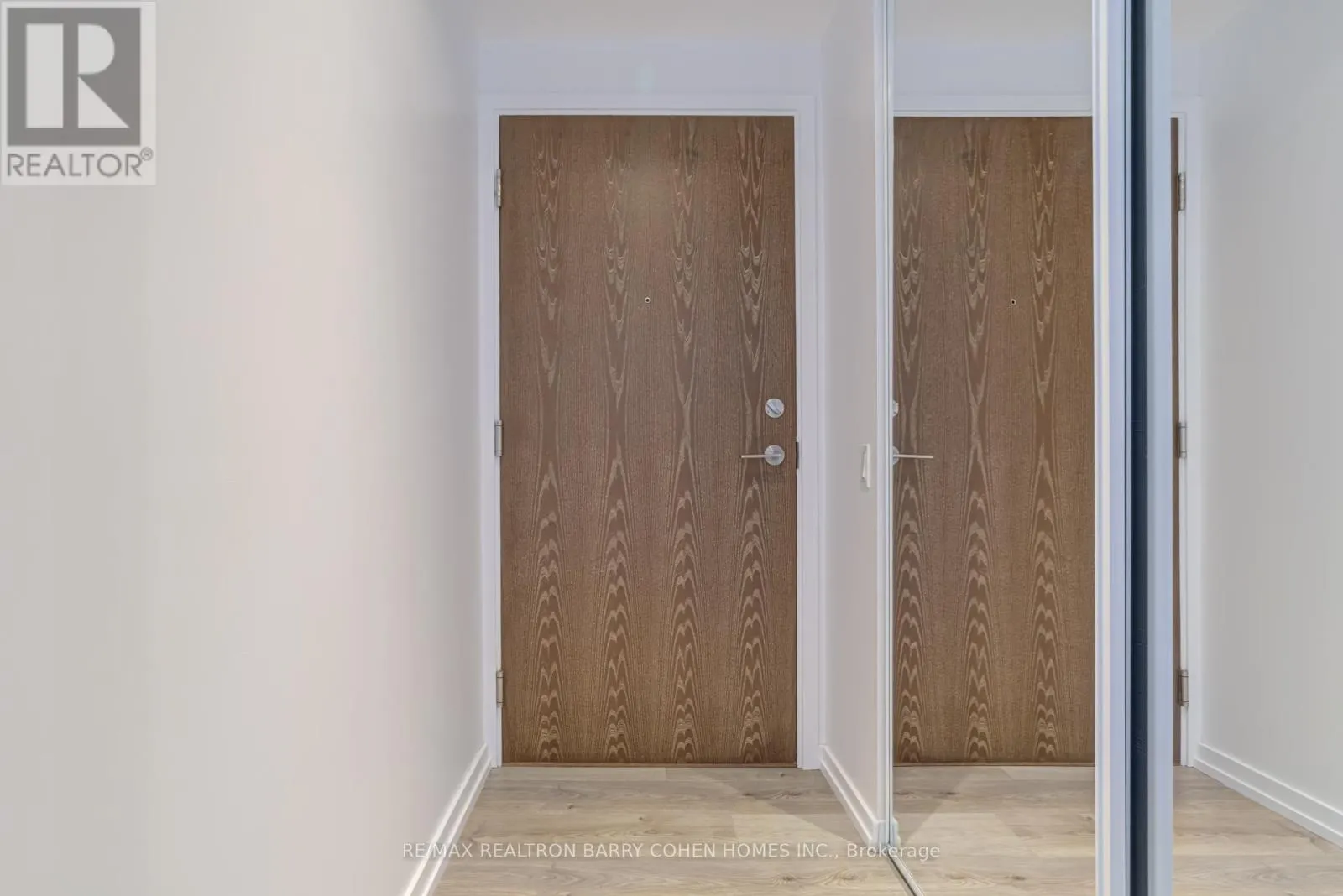 4015 - 1000 PORTAGE PARKWAY