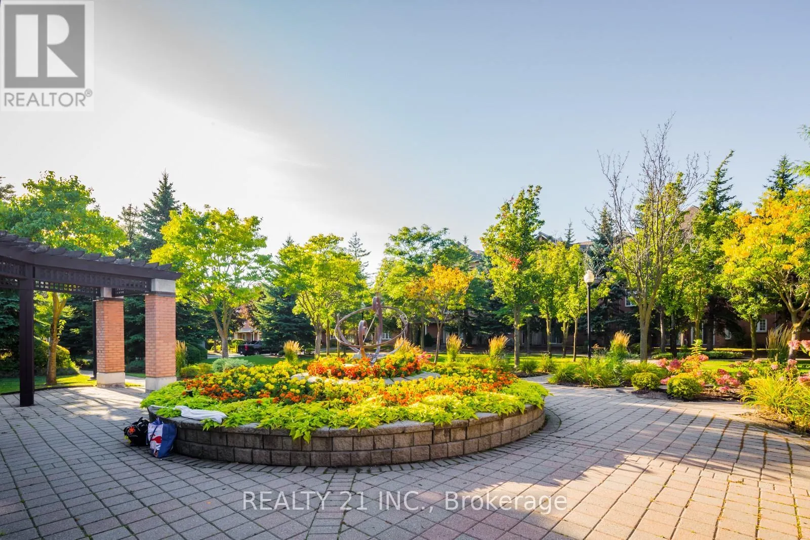 1036 - 75 WELDRICK ROAD E