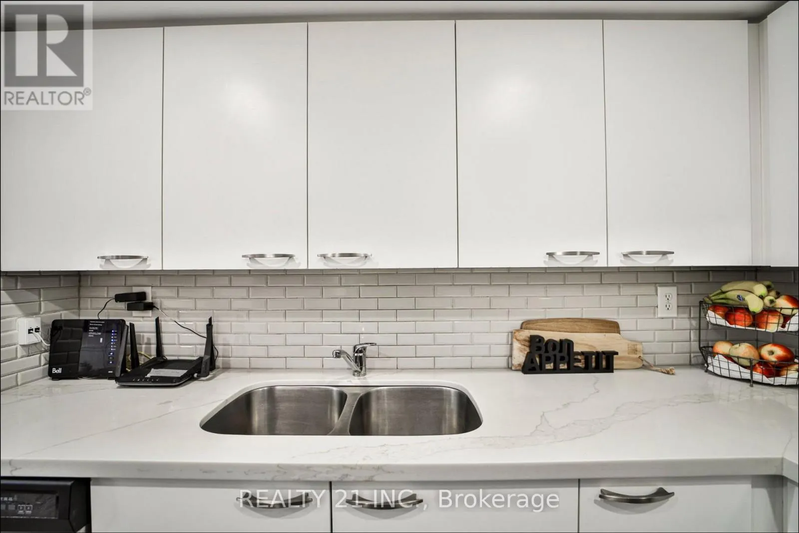 1036 - 75 WELDRICK ROAD E