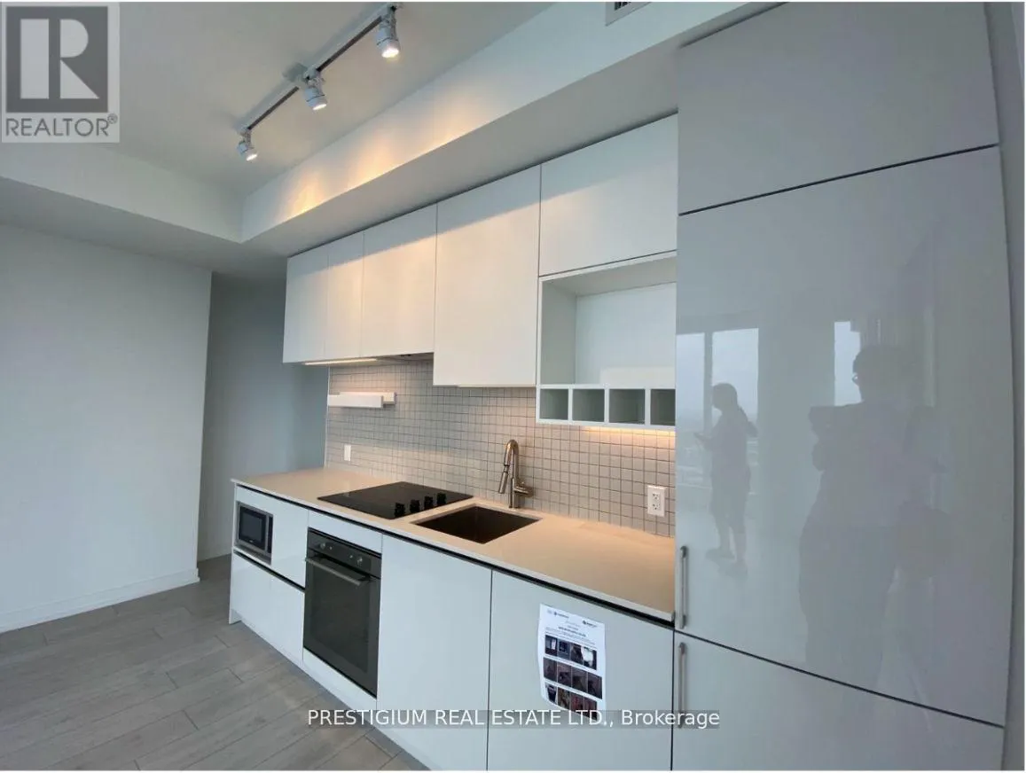 4206 - 950 PORTAGE PARKWAY