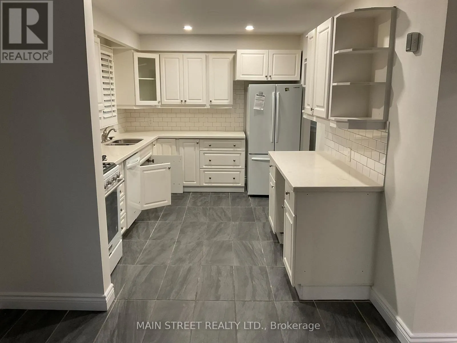 MAIN FLOOR - 4365 7TH LINE