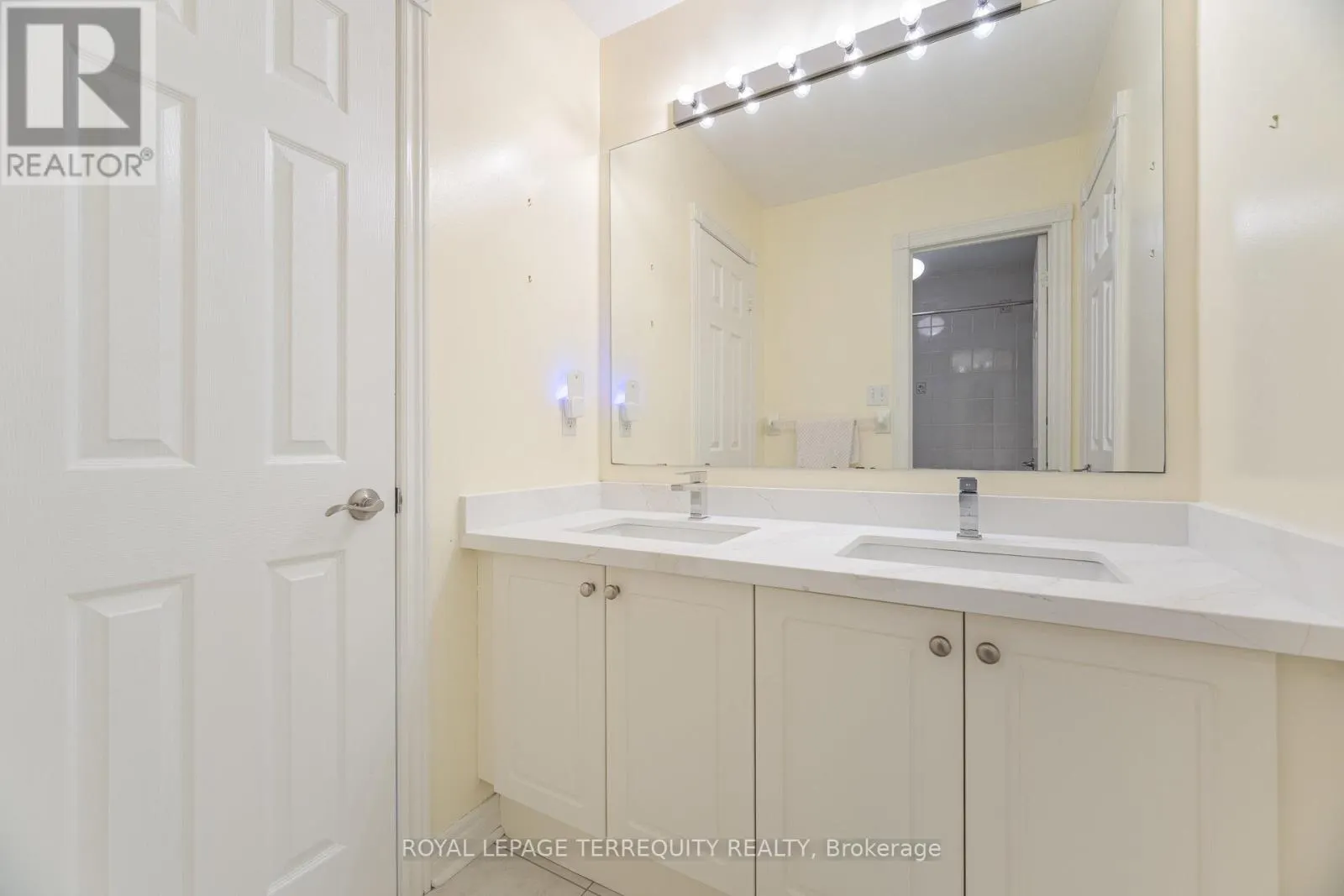 43 BLACK WALNUT DRIVE